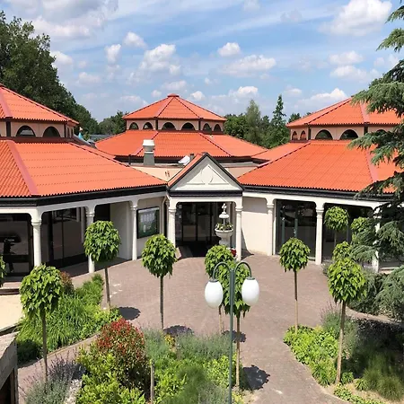 Villa Luxurious With Bathrooms, In Surroundings *