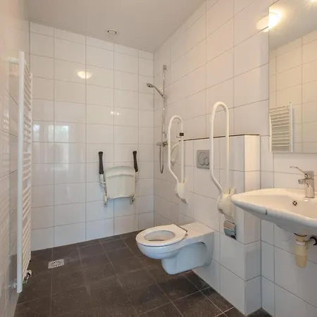 Villa Luxurious With Bathrooms, In Surroundings Arcen