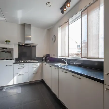 Luxurious With Bathrooms, In Surroundings Villa *